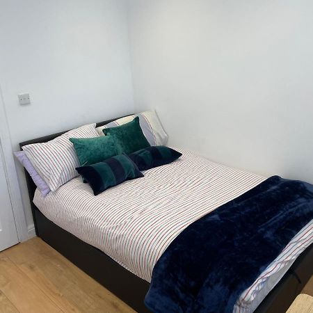 Self-Contained Flat On The 2Nd Floor You Will Share With One Other Guest, In A Family House 2 Minutes Walk From Tufnell Park Station 2Nd Floor With Stairs Londres Exterior foto