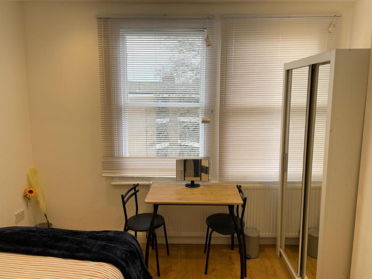 Self-Contained Flat On The 2Nd Floor You Will Share With One Other Guest, In A Family House 2 Minutes Walk From Tufnell Park Station 2Nd Floor With Stairs Londres Exterior foto
