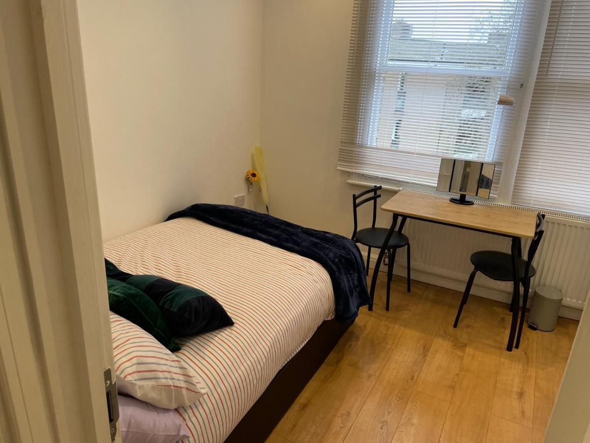 Self-Contained Flat On The 2Nd Floor You Will Share With One Other Guest, In A Family House 2 Minutes Walk From Tufnell Park Station 2Nd Floor With Stairs Londres Exterior foto